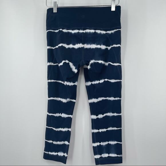 ATHLETA Bundle Capri Leggings Camo & Tie Dye Athletic Gym Run Fitness SZ Medium - Picture 9 of 15